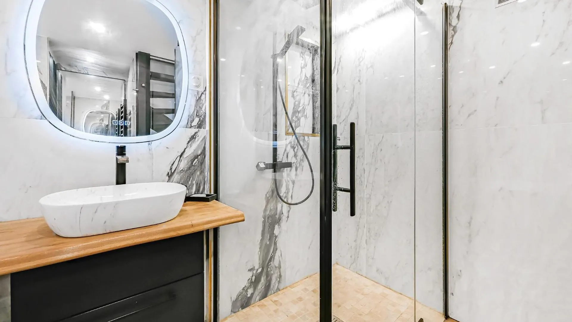 La Reverie - Love Room Paris - Jacuzzi Pro 0*,  Francja