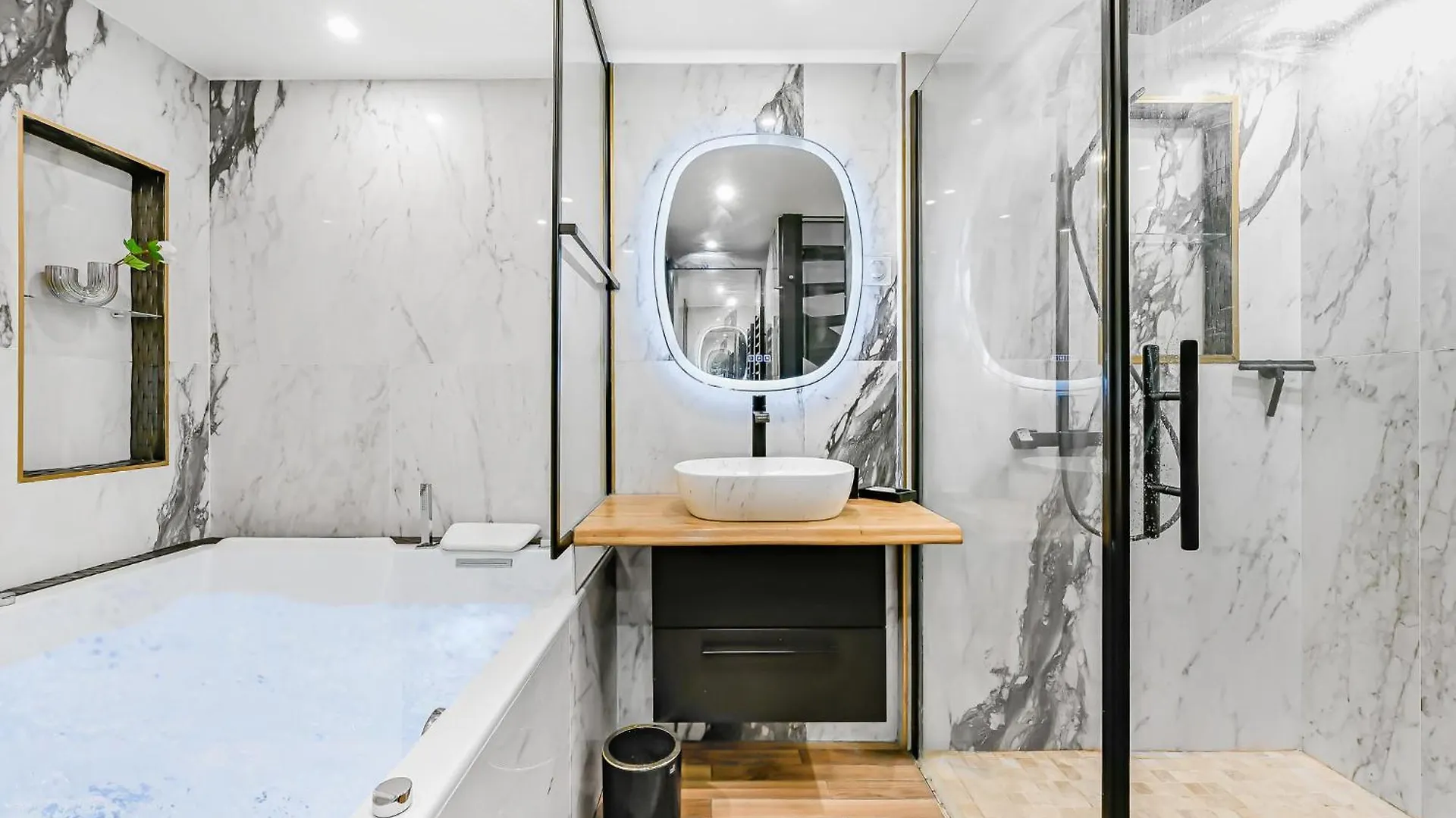 La Reverie - Love Room Paris - Jacuzzi Pro